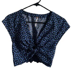 💙 Free People Blue Heart Print Crop Top 💙